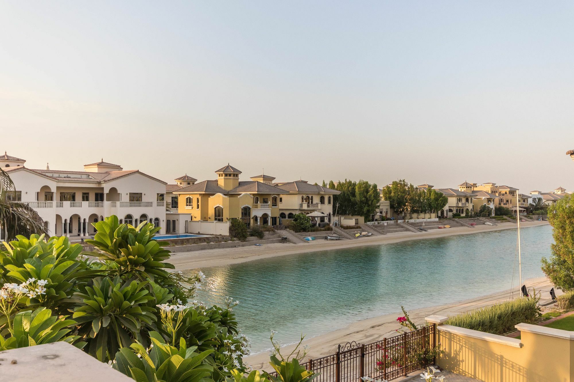 Yanjoon Holiday Homes - Palm Jumeirah Frond A Villas Ντουμπάι Εξωτερικό φωτογραφία